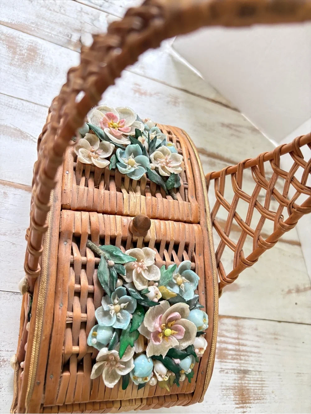1950s wicker picnic basket purse floral seashells cottage coastal chic rare bag
